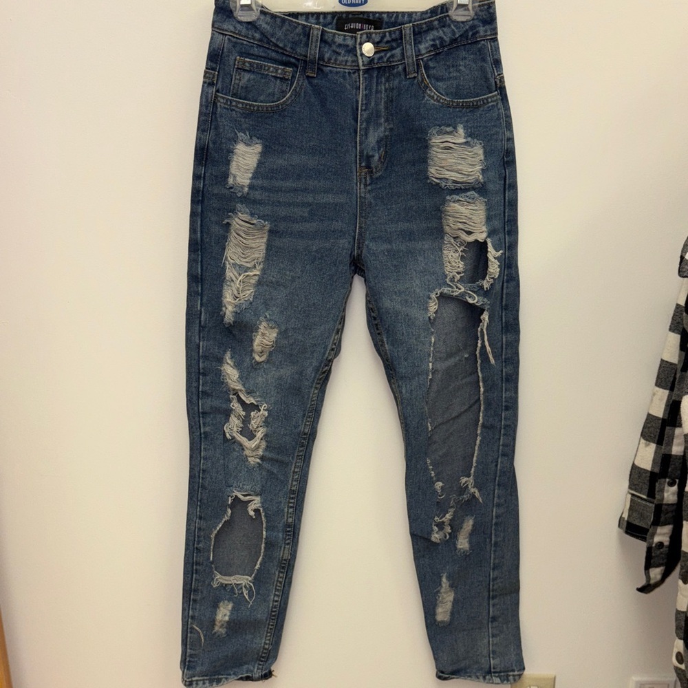 Fashion Nova Distressed Boyfriend Jeans in Dark Blue